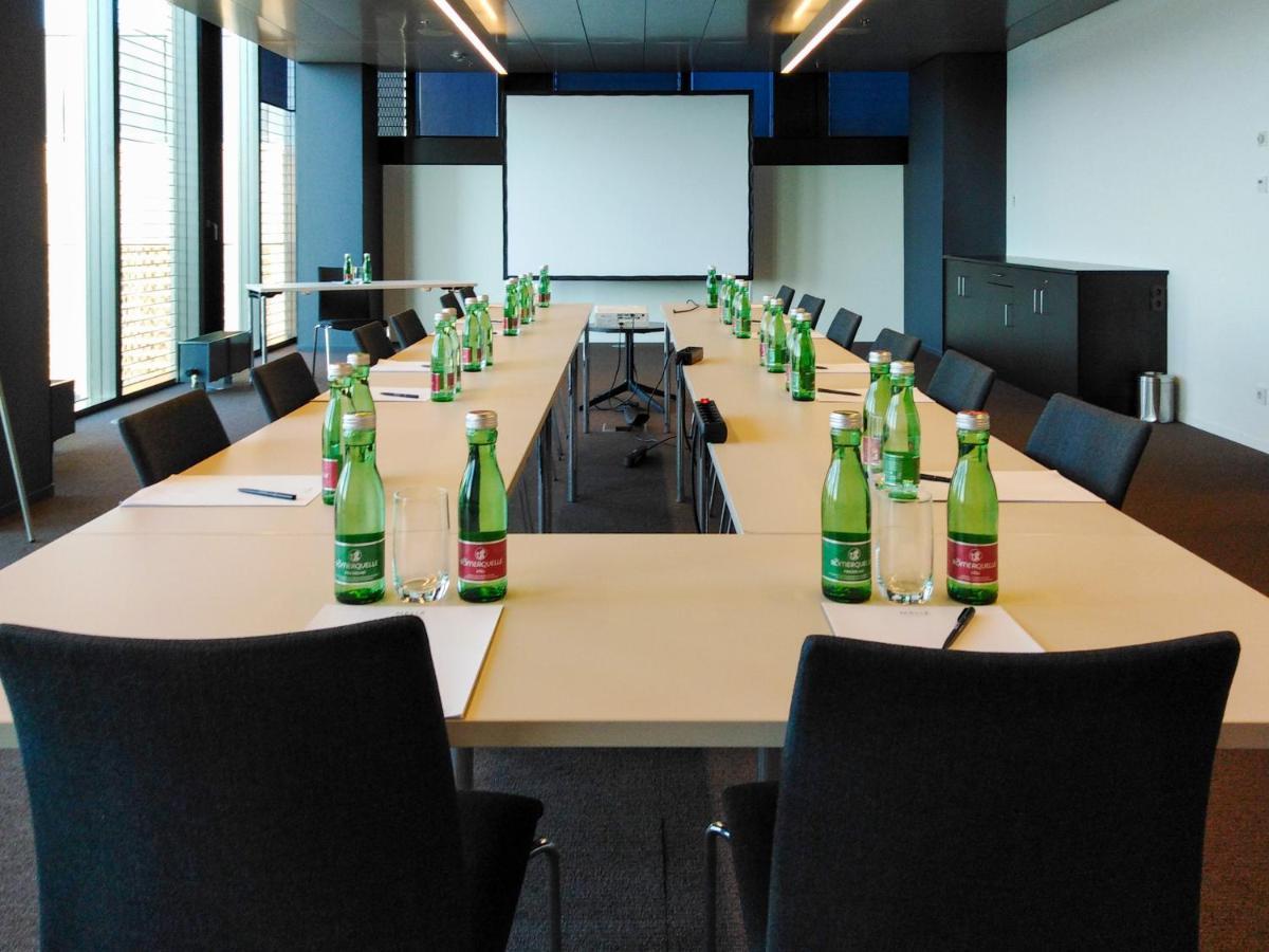 Hotel Melia Vienna Esterno foto A meeting room at the European University Barcelona