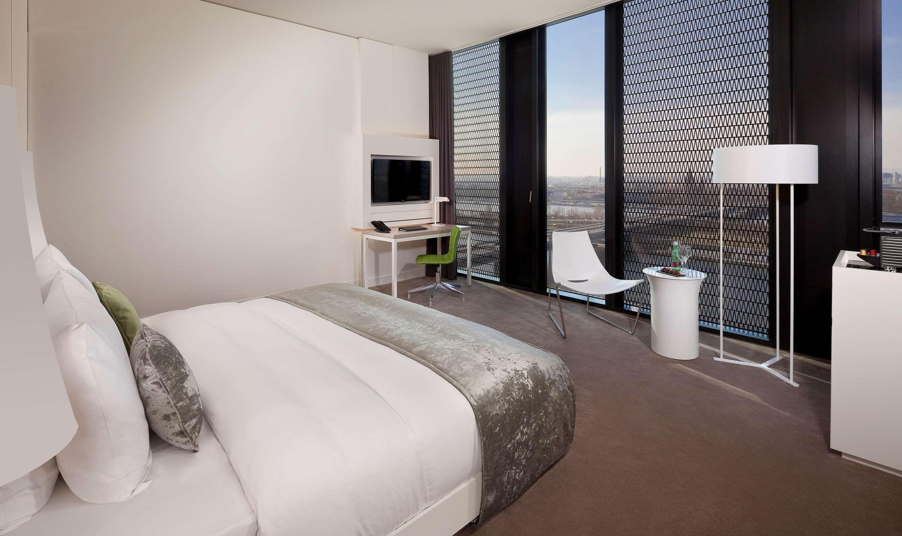 Hotel Melia Vienna Esterno foto A bedroom at the hotel