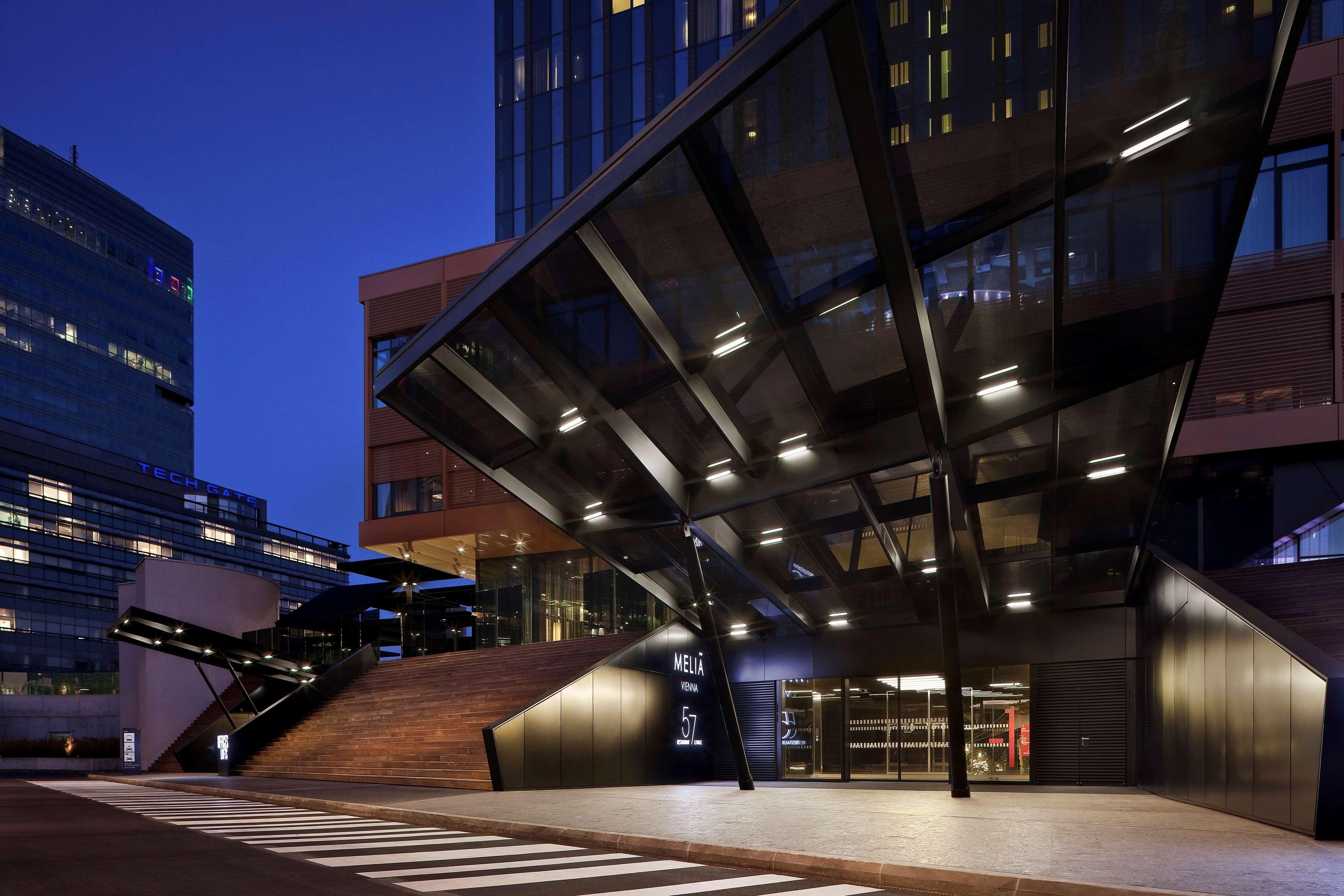 Hotel Melia Vienna Esterno foto The entrance to the hotel