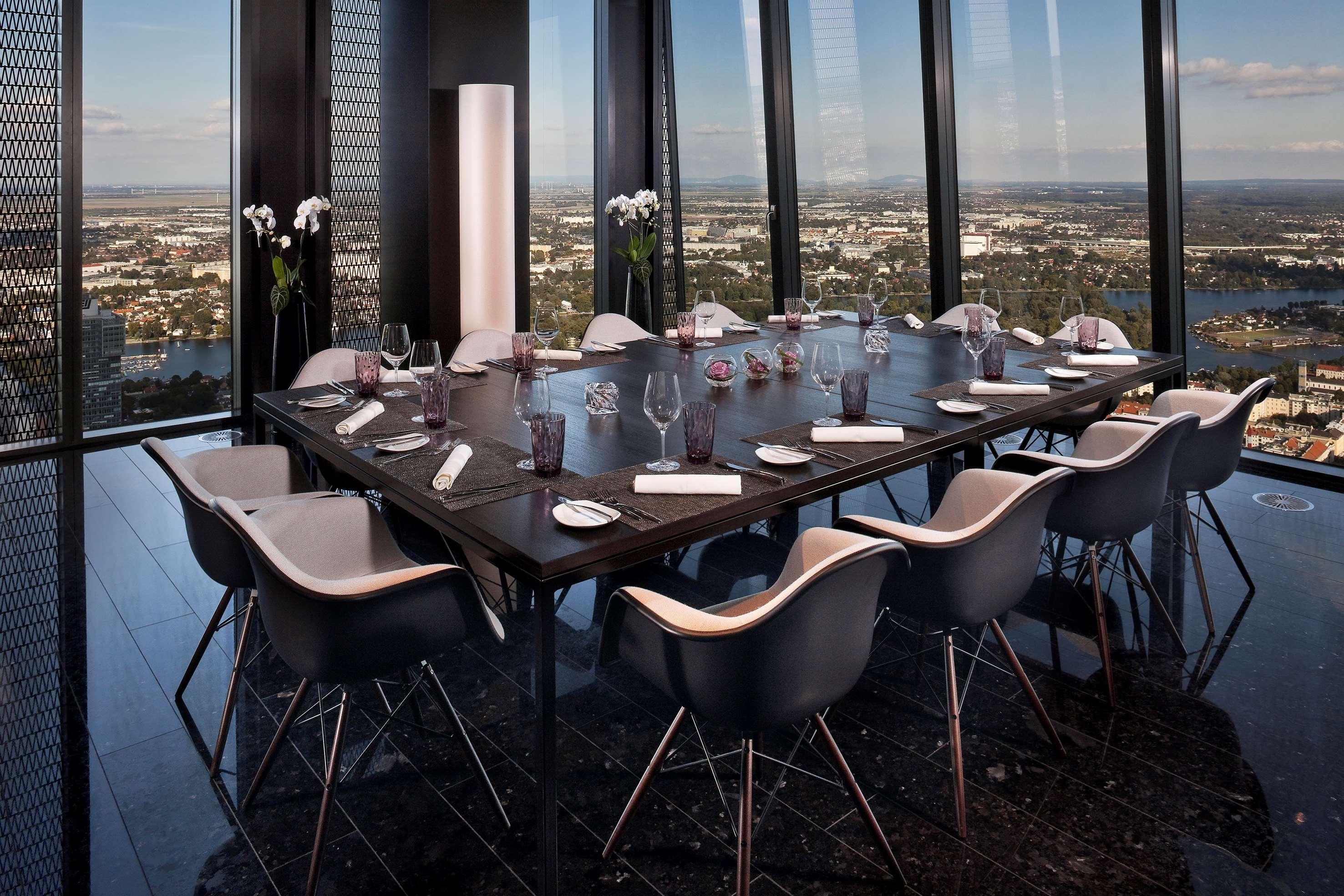 Hotel Melia Vienna Esterno foto The Table, 2012