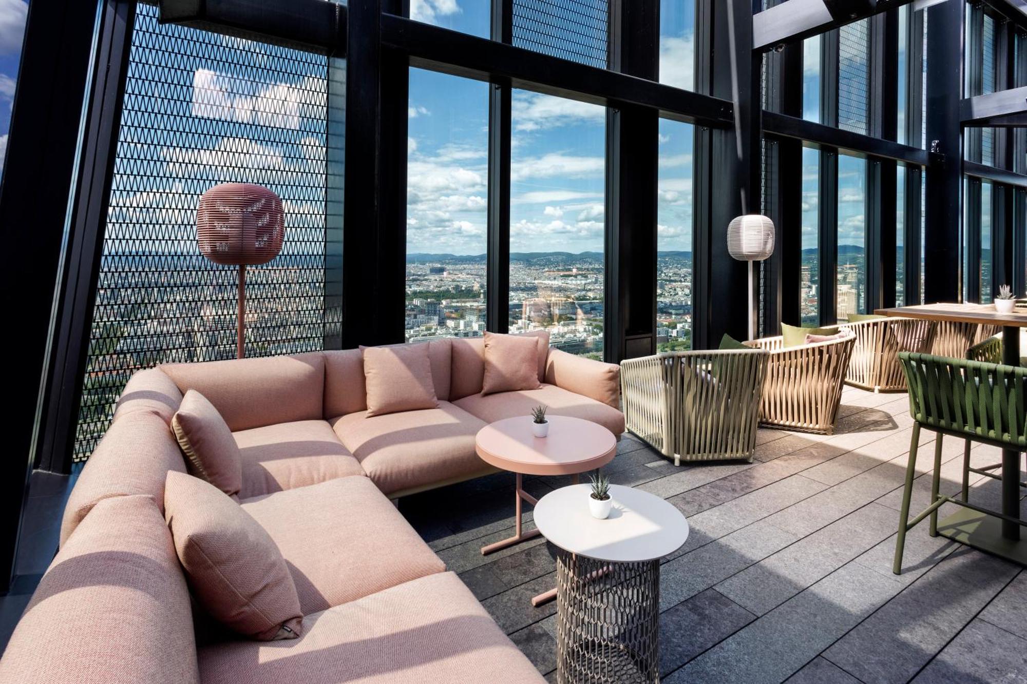 Hotel Melia Vienna Esterno foto The Sky Bar